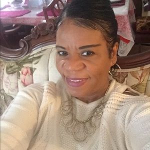 Meet your Posher, Gloria